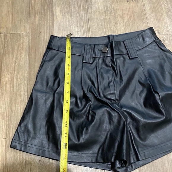 SHEIN-PU Leather Black Shorts-Women’s Size: XS-Color: Black-NEW!! - Picture 11 of 14